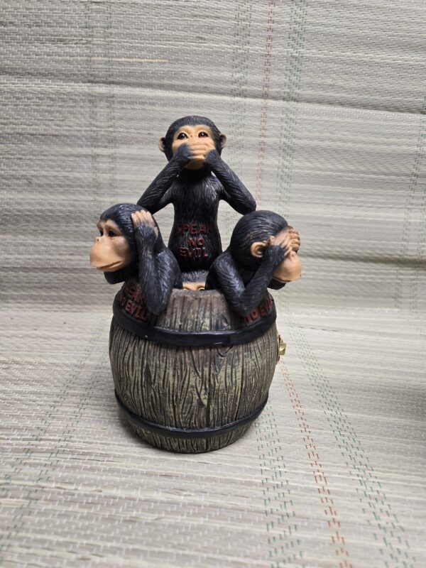 Monos Sabios Barril